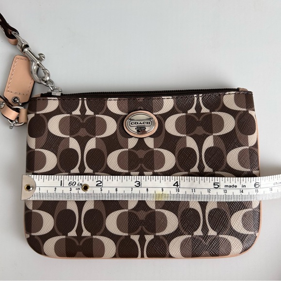 Coach Wristlet Payton Dream Brown Beige - Picture 3 of 13